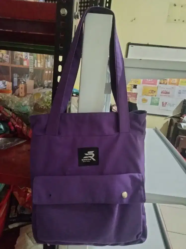 “Tote Bag Kanvas Ungu”