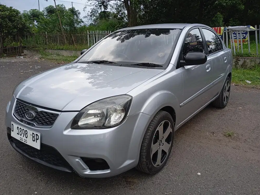 Kia Rio 2011 Bensin