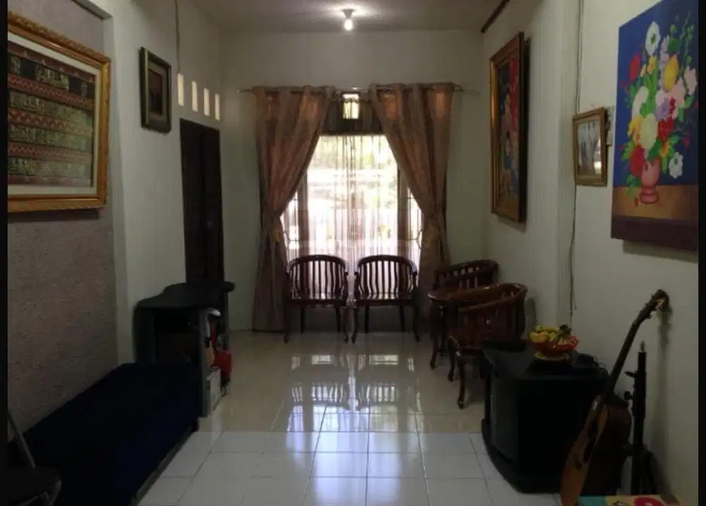 Rumah 2 Lantai Siap Huni, Lokasi Strategis & Cocok Usaha