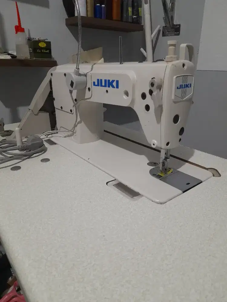 Mesin Jahit Juki DDL-8100e Like New 100% Original