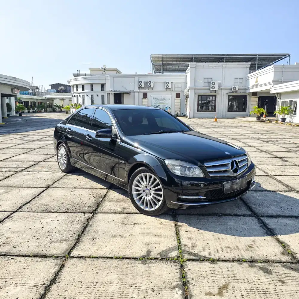 MERCEDES BENZ C300 AVG AMG 2011