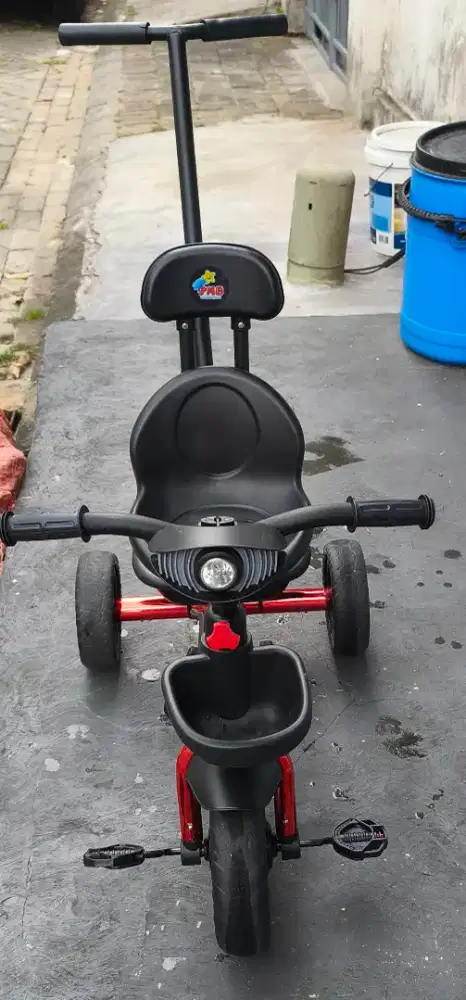 Sepeda anak roda tiga