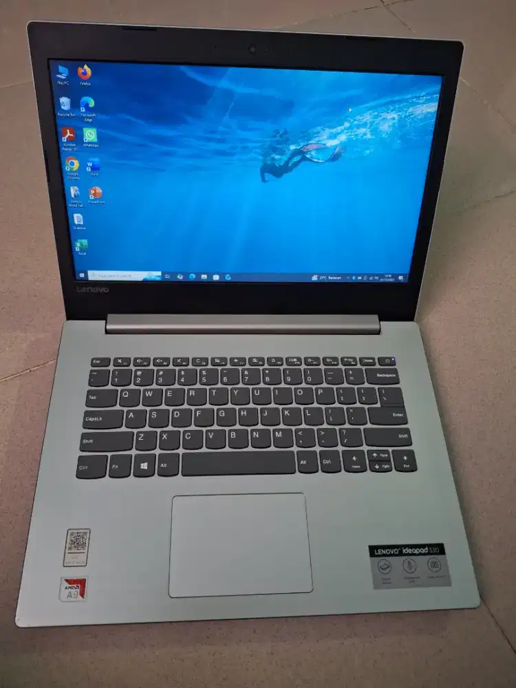 Bismillah dijual laptop lenovo slim A9 ramb8gb ssd240gb siap pakai