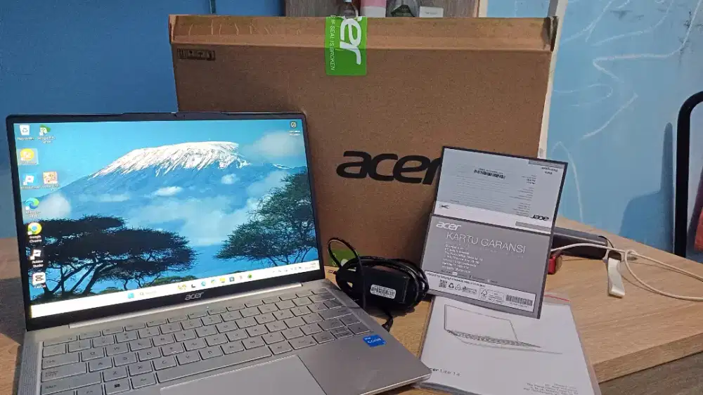 Laptop acer lite 14 bekas pemakai jarang beli tahun lalu