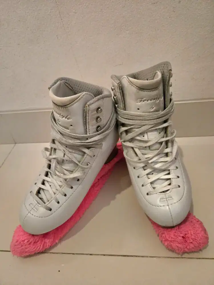 Sepatu Ice Skating Jackson Freestyle size 4W