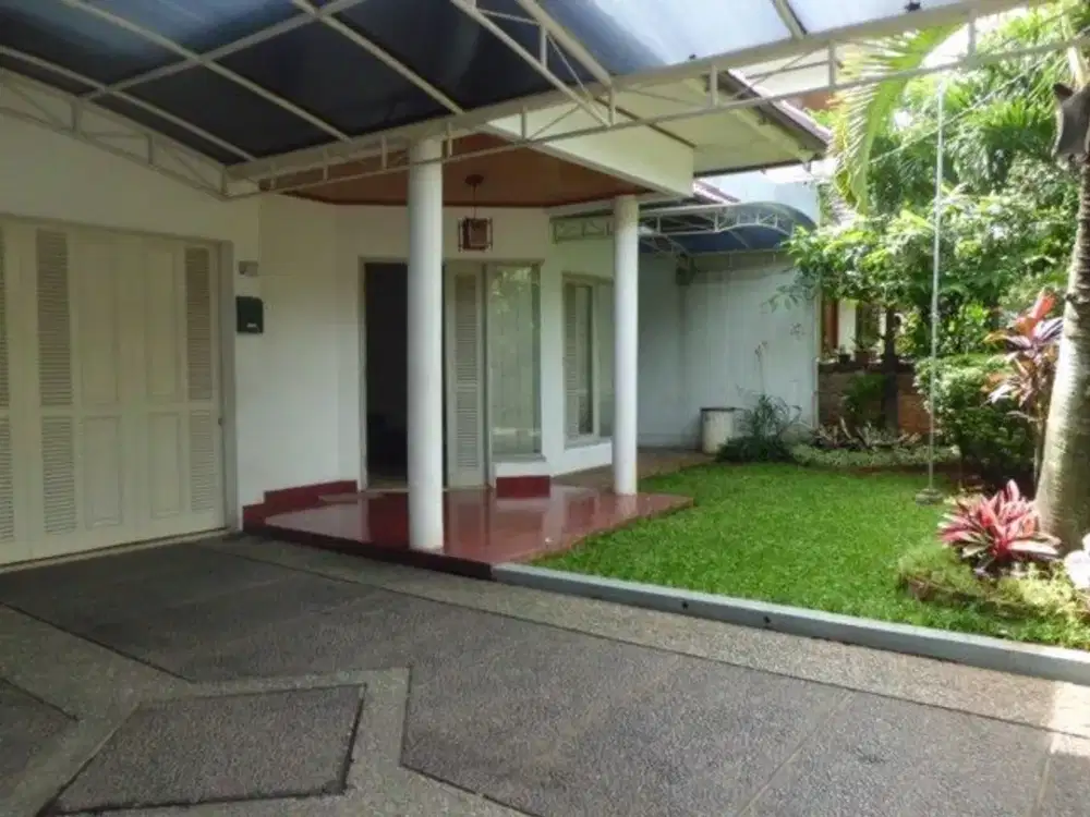 Townhouse Pejaten barat LT. 400/LB.300m, 2 lantai , 4 KT Unfurnis , 190 jt / th