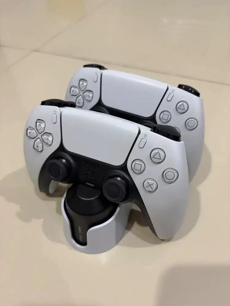 PS5 Slim Digital Version + 1 Original Controller + Docking