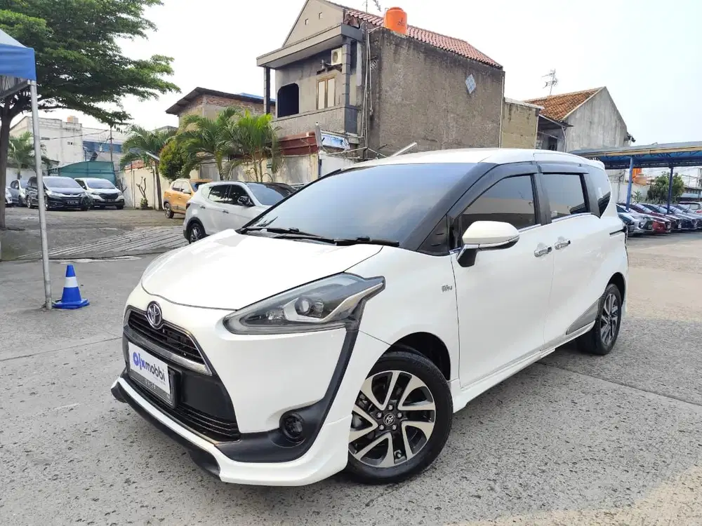 Pajak Panjang - Toyota Sienta 1.5 V Bensin-AT 2017