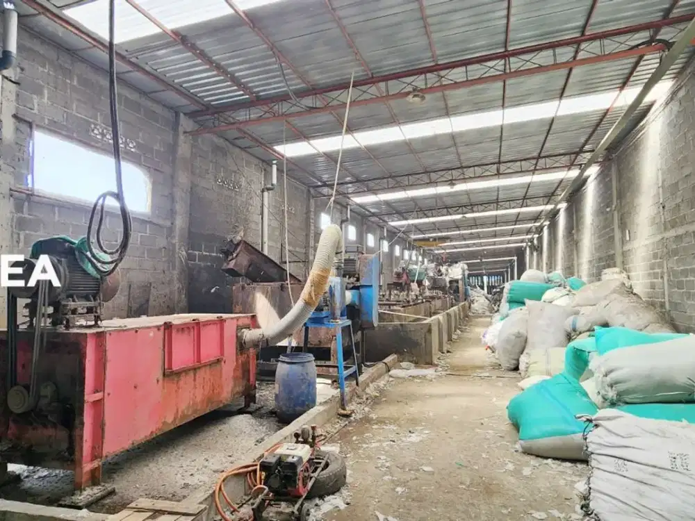 DIJUAL GUDANG ZONA MERAH DI SOLO BARU DEKAT PASAR TELUKAN