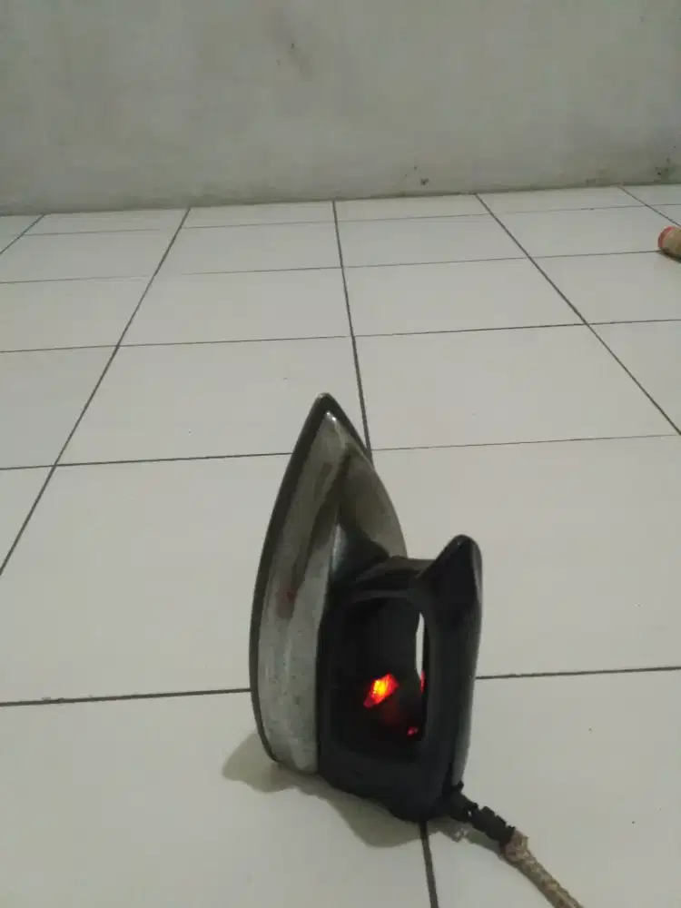 Setrika merk maspion