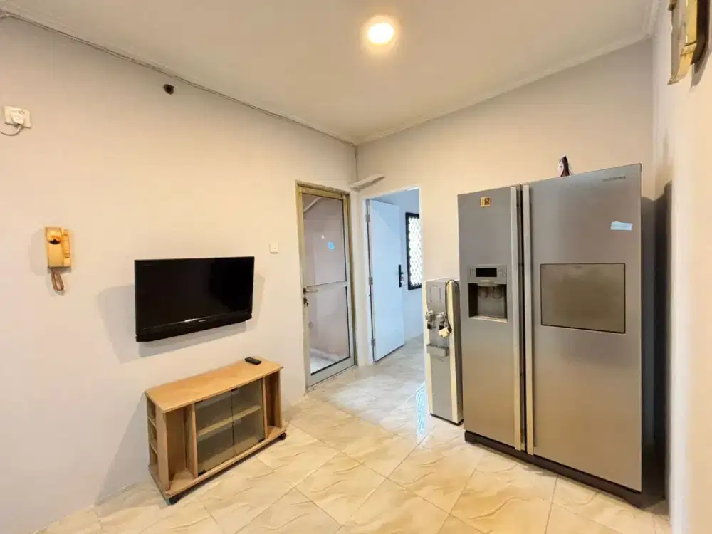 Disewakan Per6bulan Dan Tahunan Apartemen Mediterania Gajah Mada Tower Beta Type 3 Bedroom