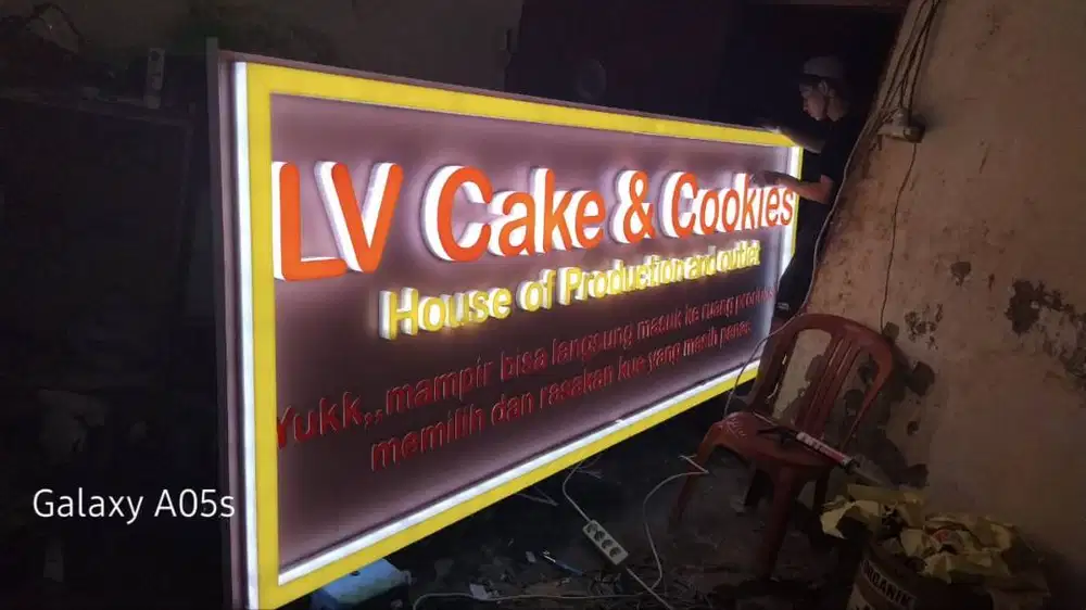 Huruf timbul murah signage papan nama toko.