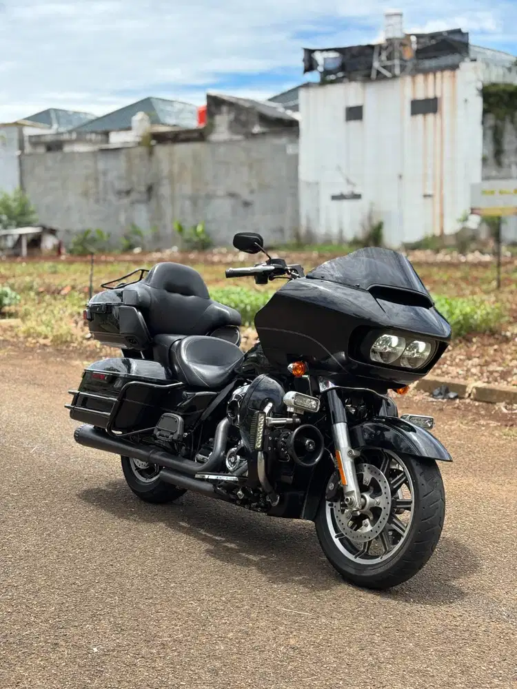 HARLEY DAVIDSON ROAD GLIDE ULTRA M8 2017 FP