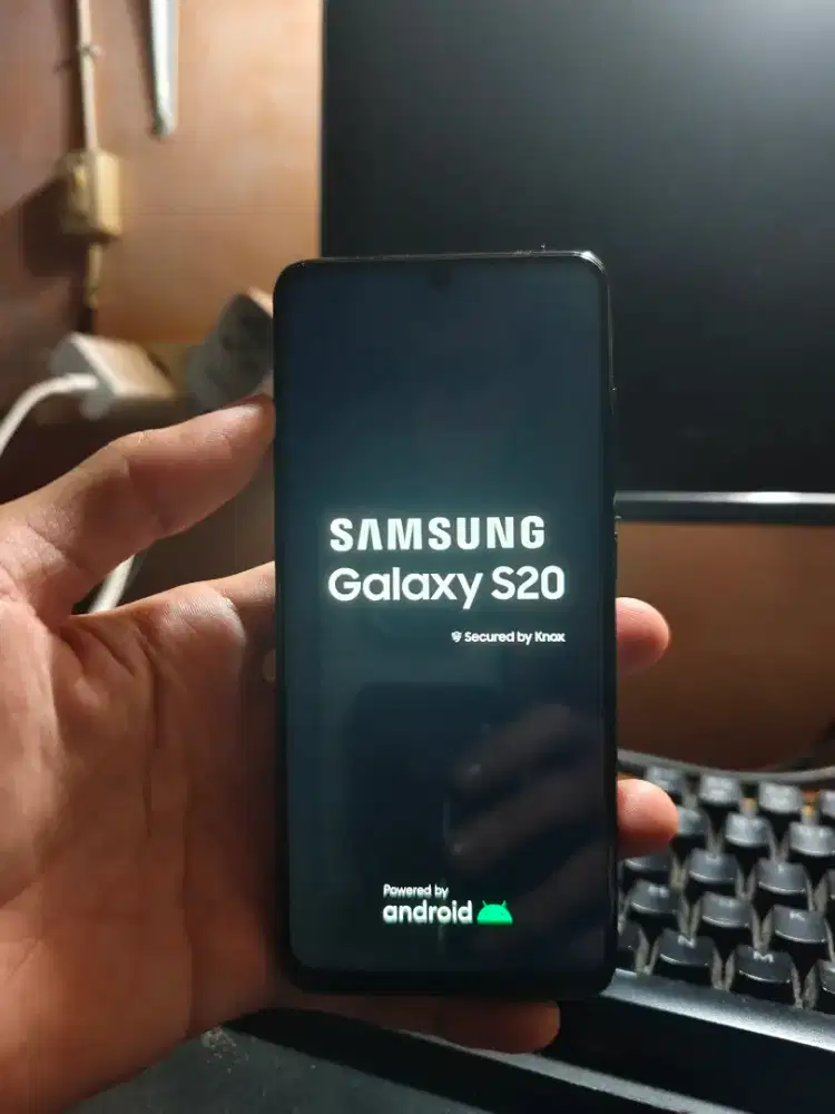 SAMSUNG S20 SM G980F 8/128