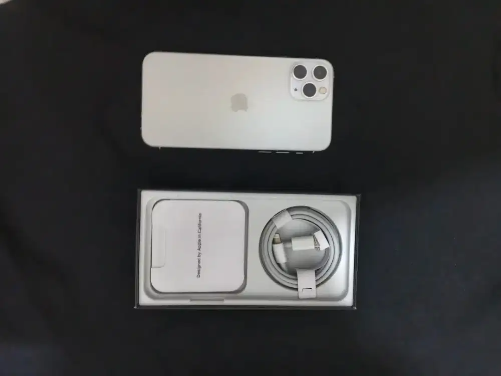 Iphone 11 pro 256gb putih sangat bersih