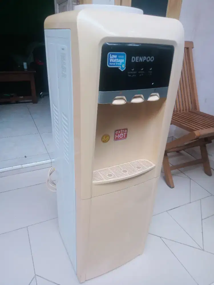 Di jual dispenser galon atas merk DENPO panas, dingin, adem SIAP PAKAI