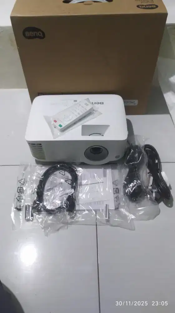 Proyektor benQ MX560