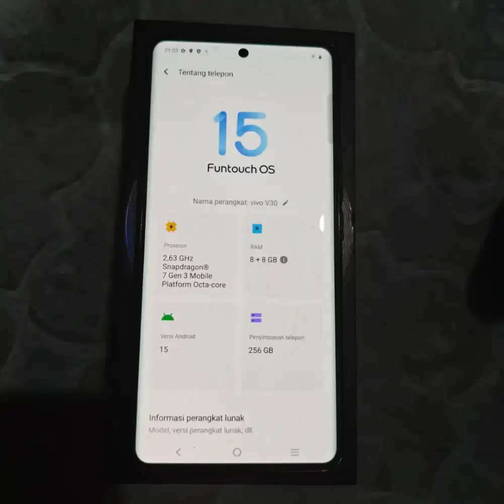 VIVO V30 5G.  8/256 Green