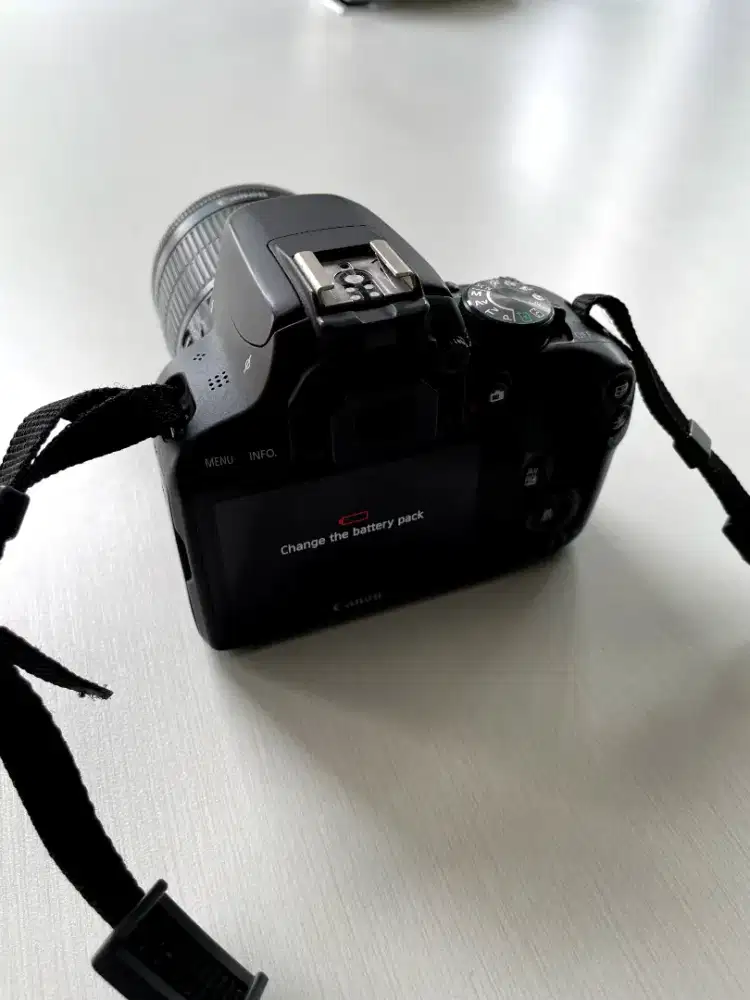 Kamera Canon EOS 100D