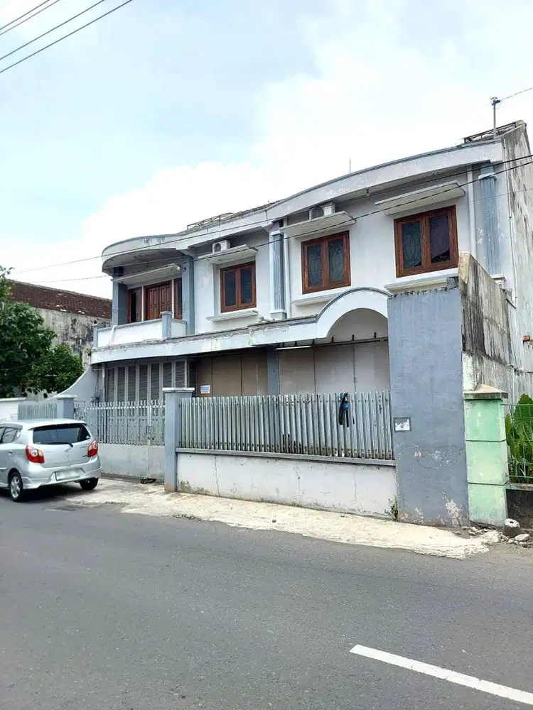 Ruko Luas dan Strategis di Jalan Babaran