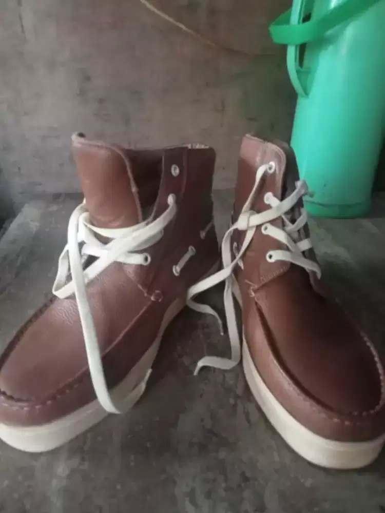 sepatu kulit asli