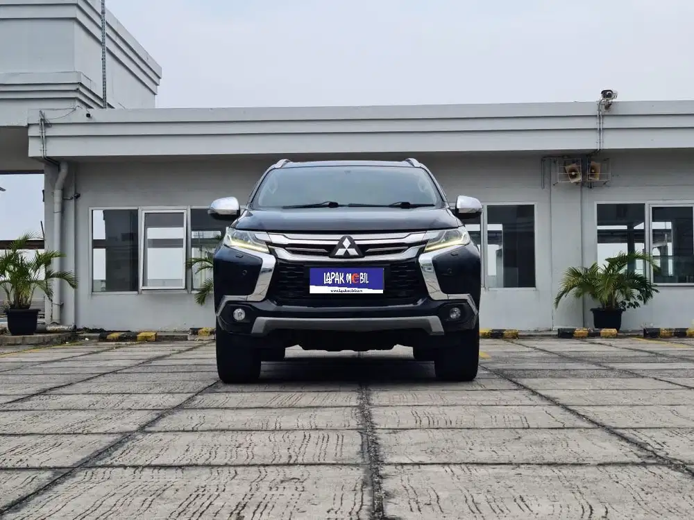 Mitsubishi Pajero Sport 2.4 Dakar 4x2 AT Diesel 2019 Hitam KM 71RB