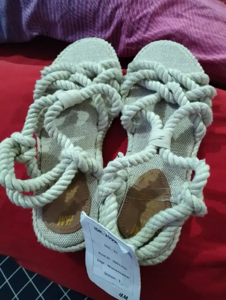 Sepatu sandal H&M