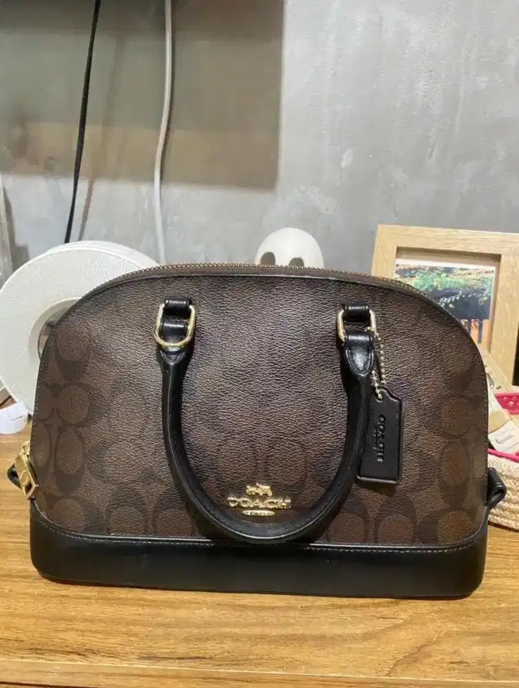 tas coach mini signature
