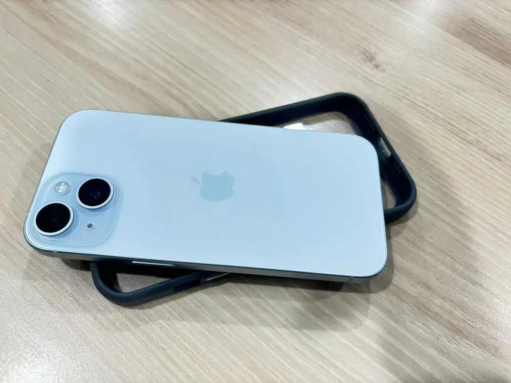 Iphone 15 Basic 256GB warna Ice blue on garansi