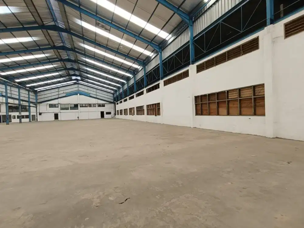 Dijual / Disewakan Gudang di Cawang Jakarta Timur  lengkap dengan Loading Dock