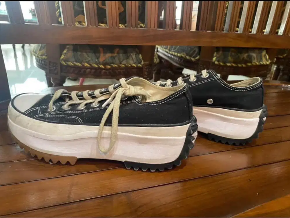 sepatu converse