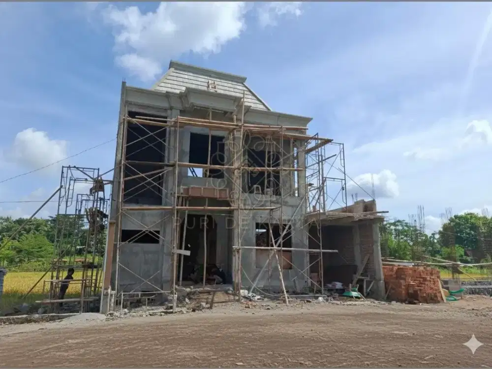 RUMAH MEWAH KOLAM RENANG SLEMAN