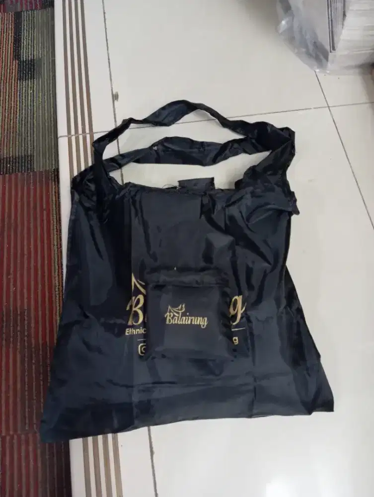 Tas Lipat Balairung