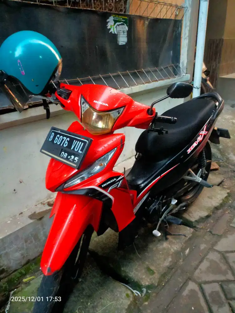 Jual motor Honda Revo absolut 2020
