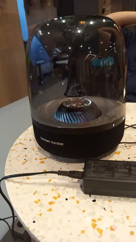 Speaker harman kardon aura studio 2