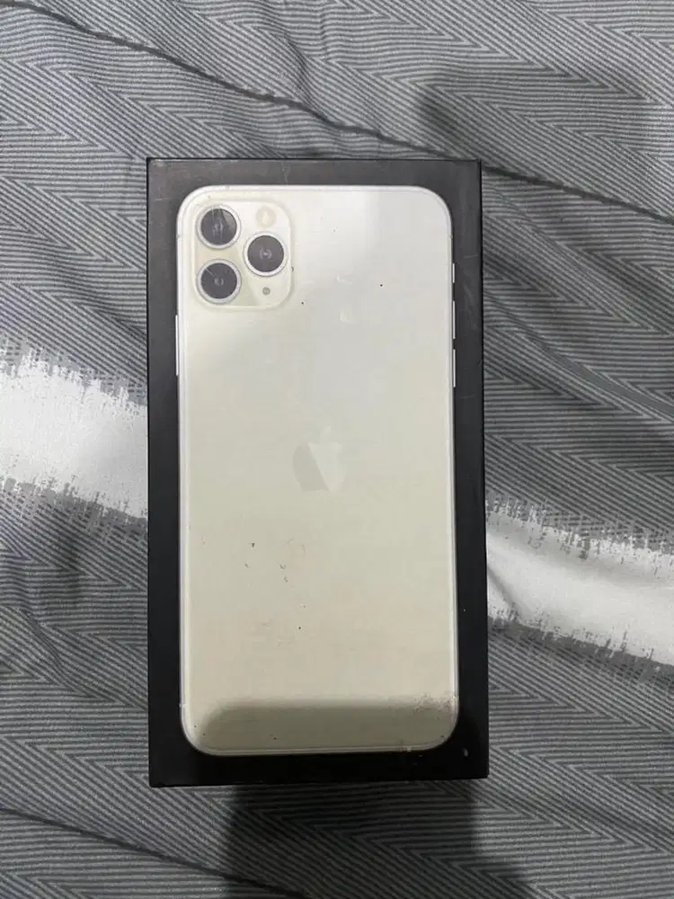 Jual IPHONE 11 PROMAX 256GB barang bagus