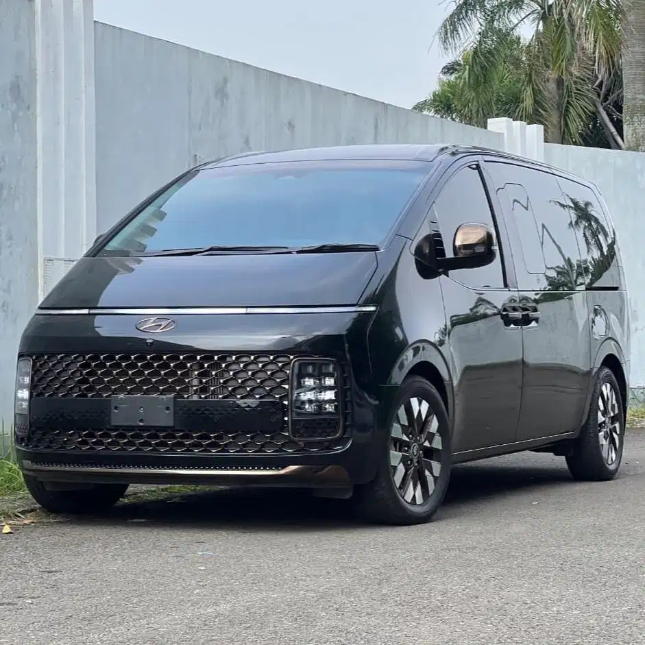 (CASH) Hyundai Staria Signature 7 Seaters 2022