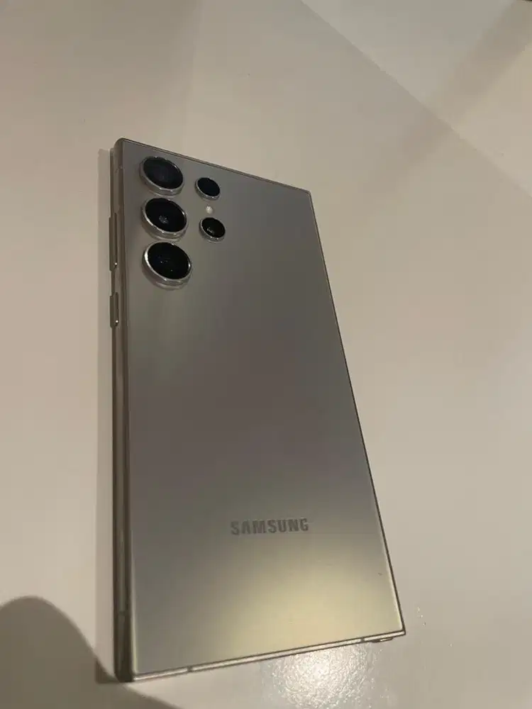 Jual BU S24 ULTRA 256 , baru 1 tahun