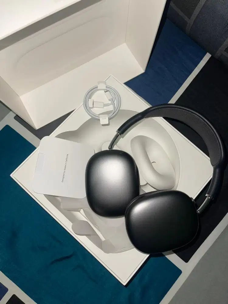 Airpods Max Space Grey Lighting ( Second )