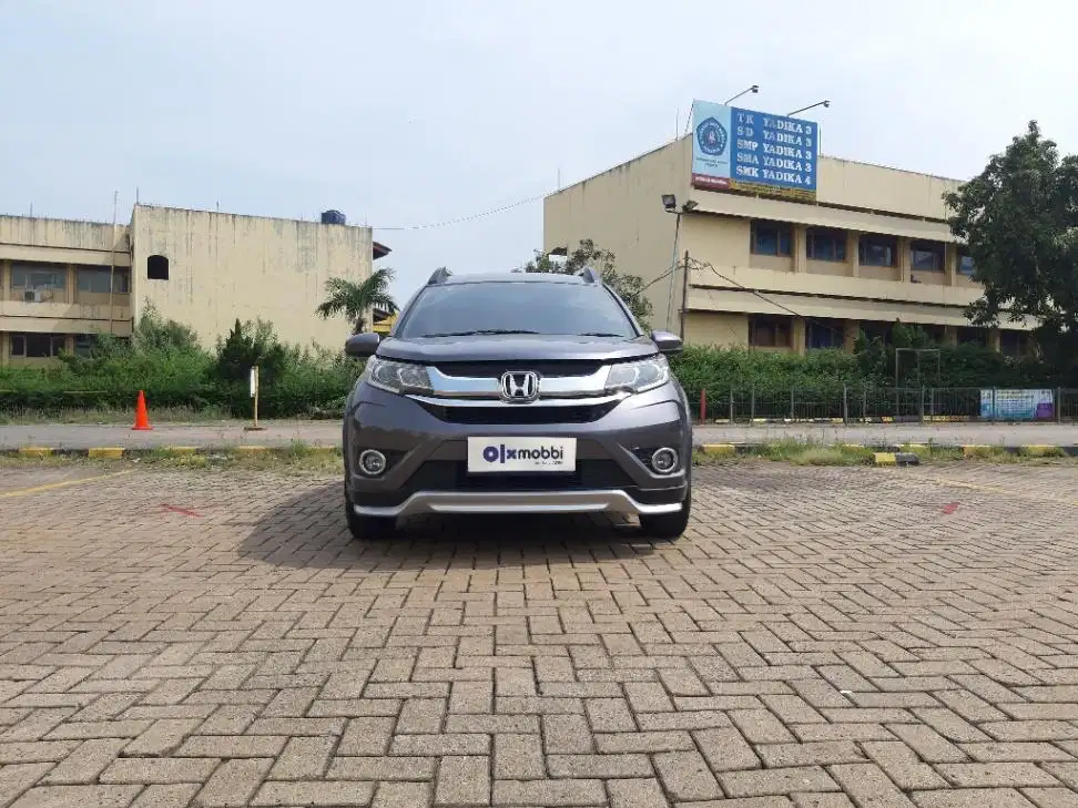 TDP 7,JT Honda BR-V 1.5 E Prestige Bensin-AT Hitam 2017