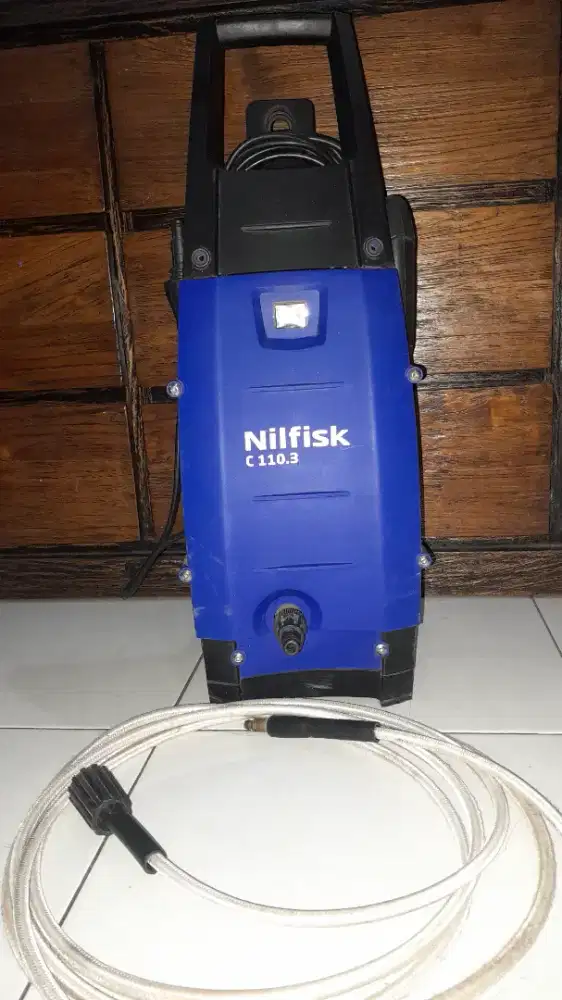 Mesin Pompa pembersih Kendaraan Bertekanan Tinggi Nilfisk C110.3