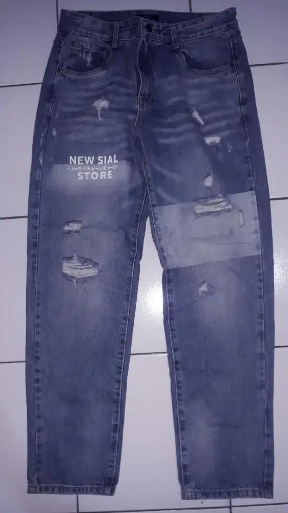 Celana levis uk 34