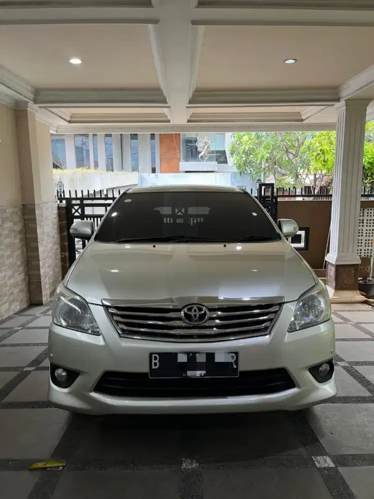 Innova V 2012 sngt istmw nyaman senyap g ada suara bising elegan