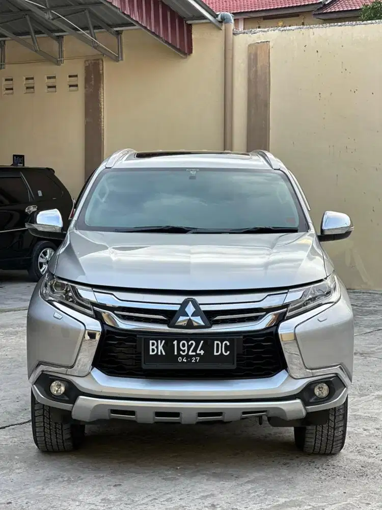 Mitsubishi pajero sport dakar 4x2 at matic 2016 pemakaian 2017
