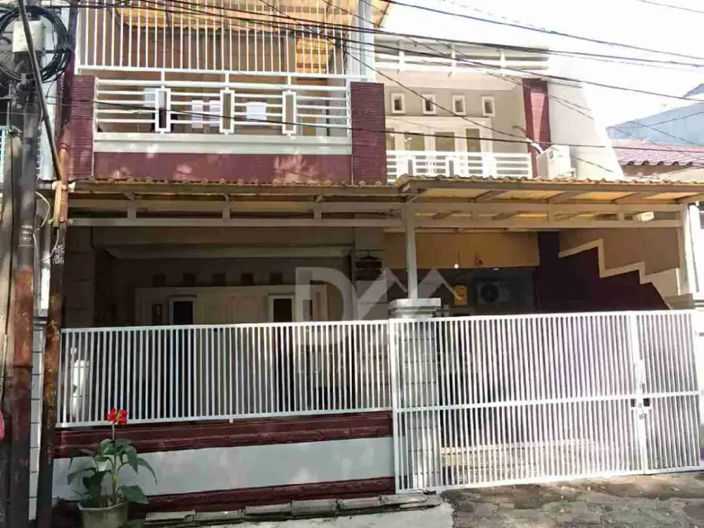 Rumah cantik siap huni Griya Loka BSD City