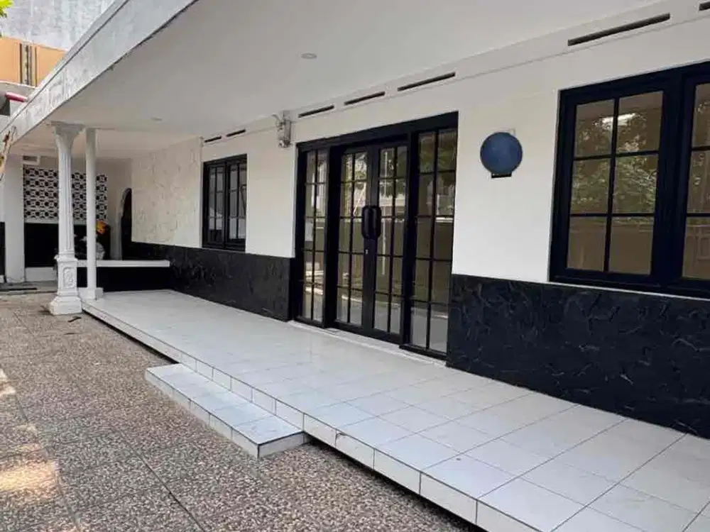 DISEWAKAN RUMAH 2 LANTAI DI JALAN HARUMAN SAYAP JALAN BURANGRANG BANDUNG