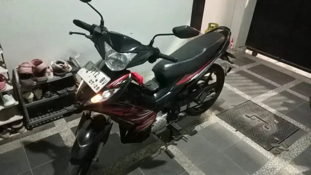 Jupiter MX 135 hitam merah