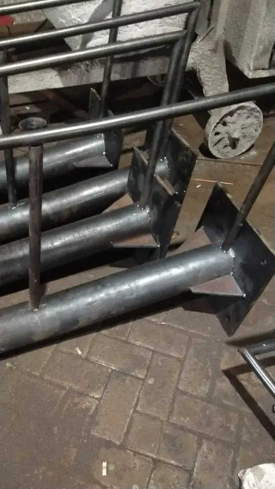 Di Cari Helper / Serabutan di Bengkel Las