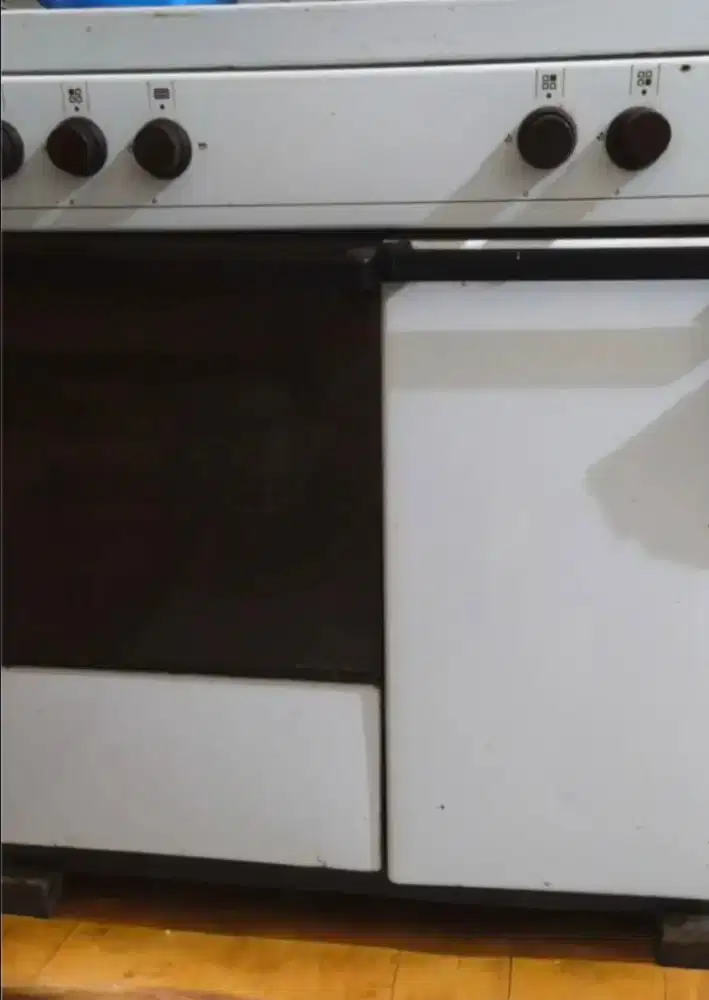 Kompor Gas Besi dan Oven