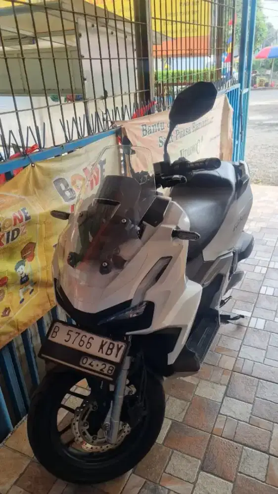 Honda ADV 160 CBS Putih